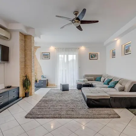 Awesome In With Sauna 펜션 *