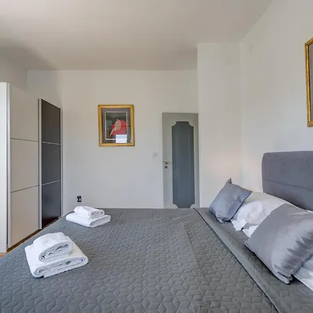 Awesome In With Sauna 스플리트