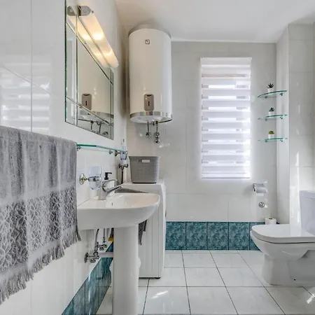 Awesome In With Sauna 펜션 스플리트