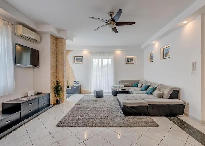 Awesome In With Sauna Сasa de vacaciones *