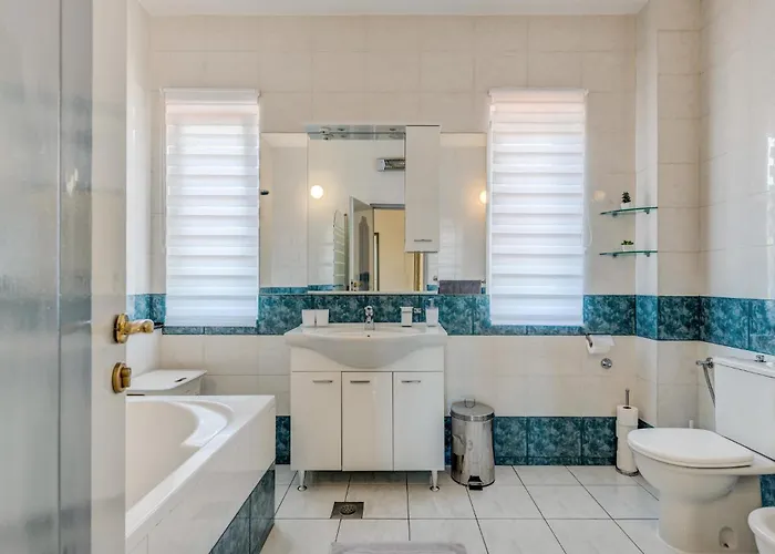 Awesome In With Sauna Split