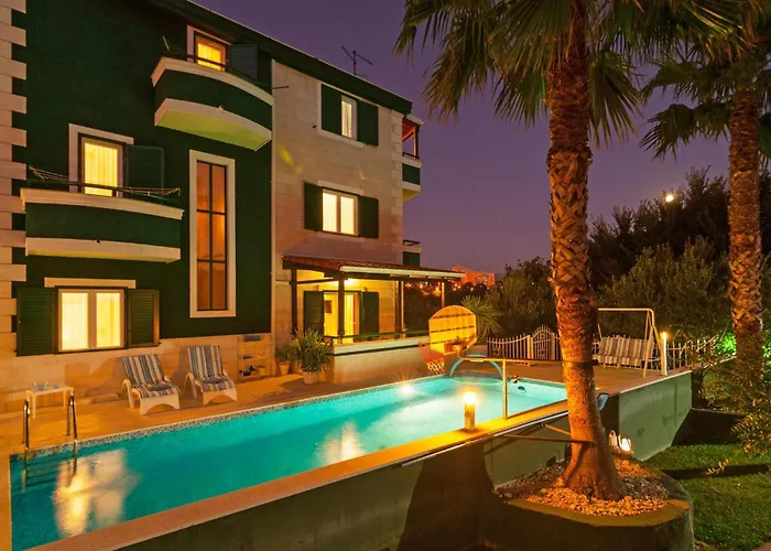 Awesome In With Sauna Split