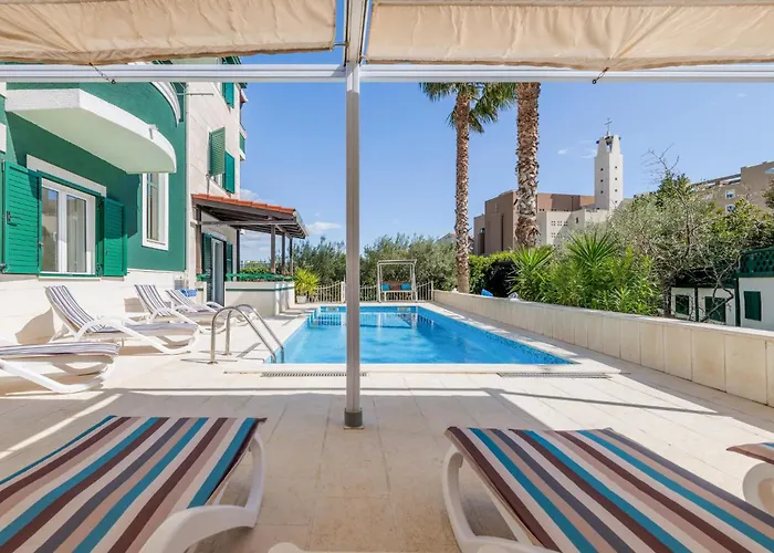 Сasa de vacaciones Awesome In With Sauna Split