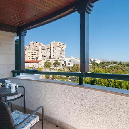 Awesome In With Sauna * ספליט