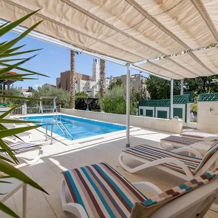 Awesome In With Sauna * ספליט